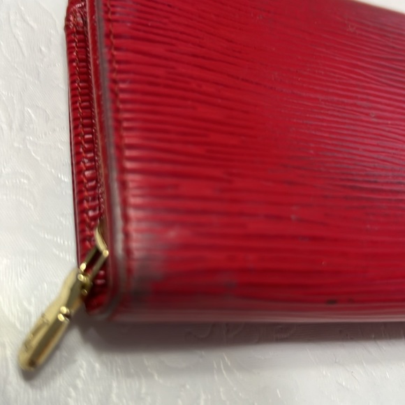 Authentic Louis Vuitton Epi Tresor Wallet - Picture 13 of 15